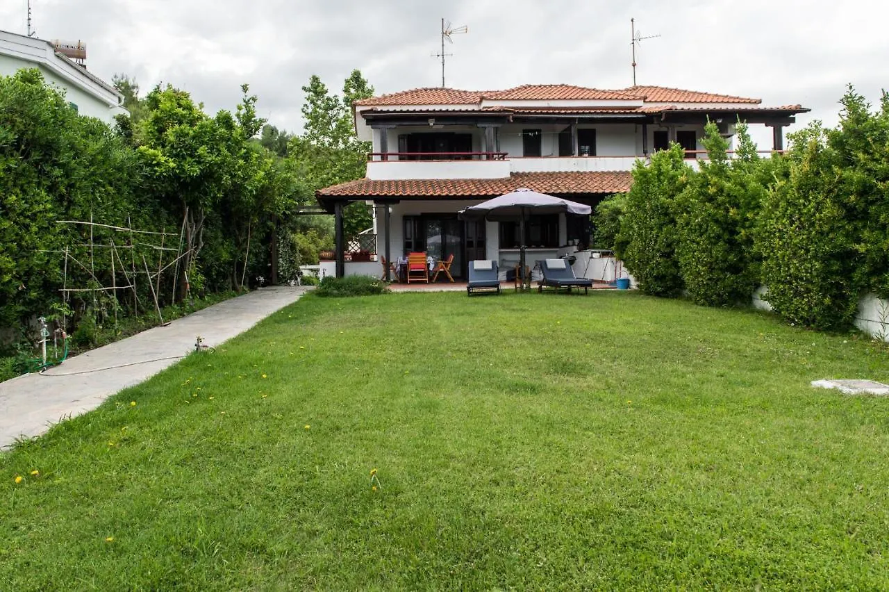Martha'S Villa Hanioti