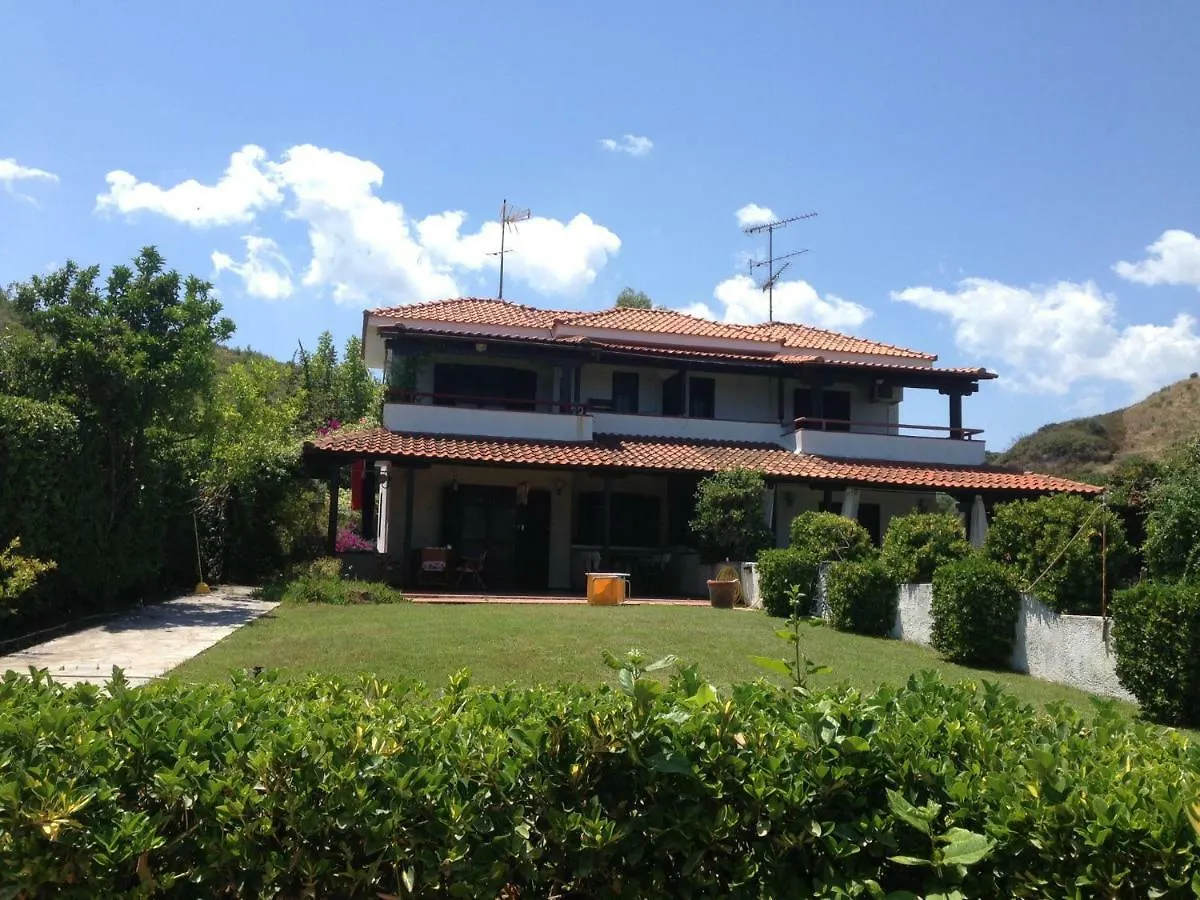 Martha'S Villa Hanioti